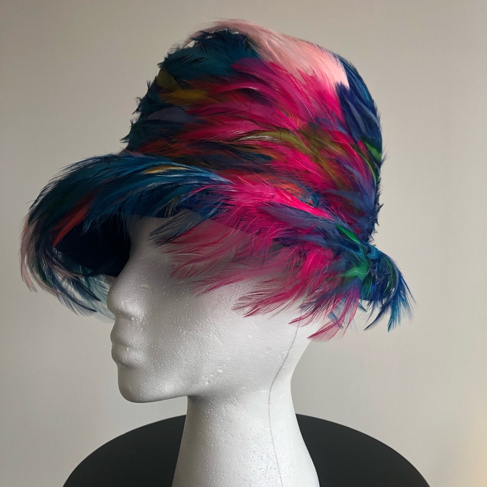 Christian Dior 1960s Vintage feather hat Chapeaux Paris multicolor